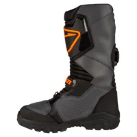 3104-000_Asphalt - Strike Orange_04 (3)