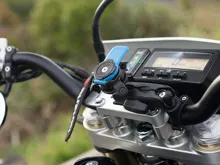 Hlava s uvolňovací pákou Quad Lock® 360 (1)